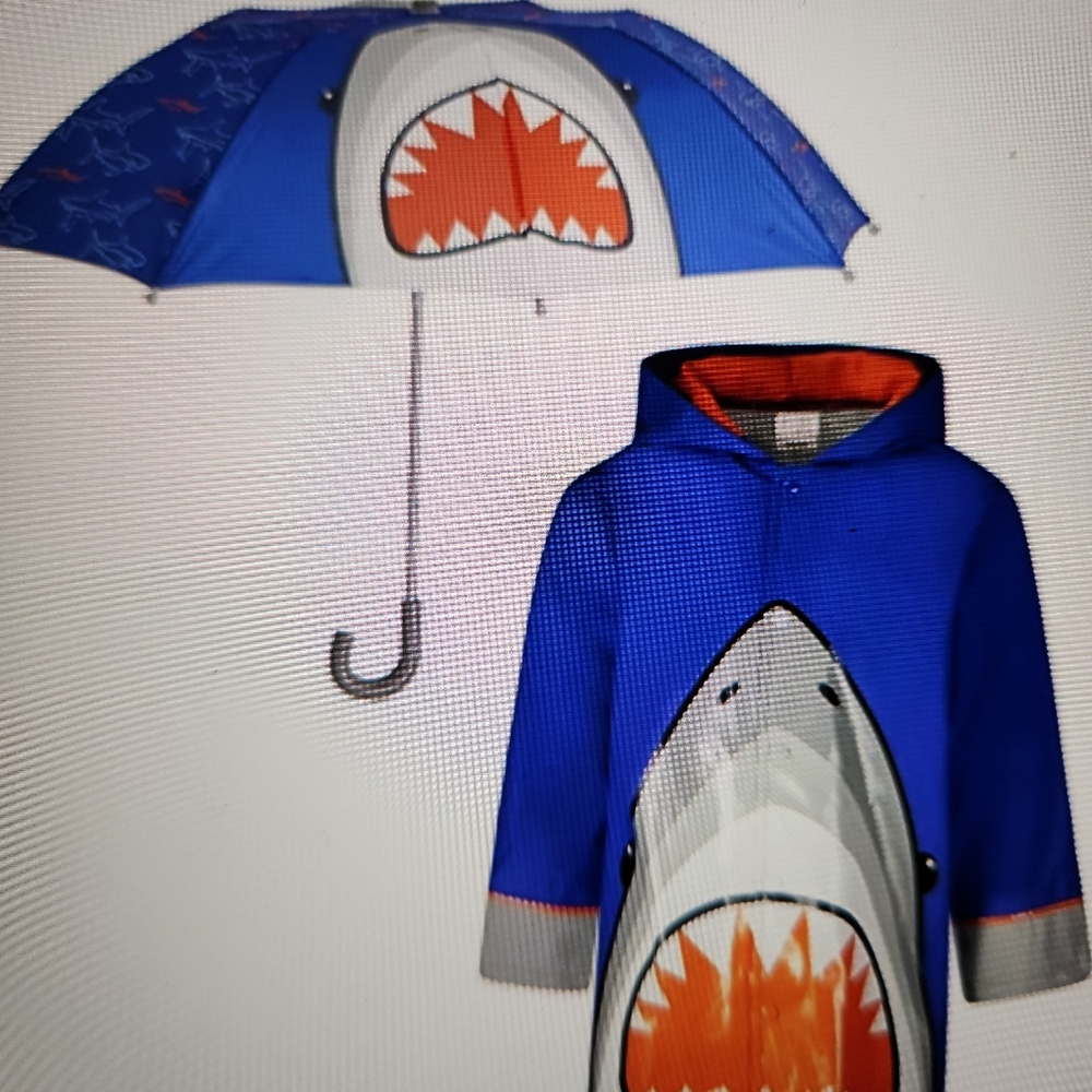 ADDIE & TATE UMBRELLA AND RAIN COAT SET SHARK DESIGN
